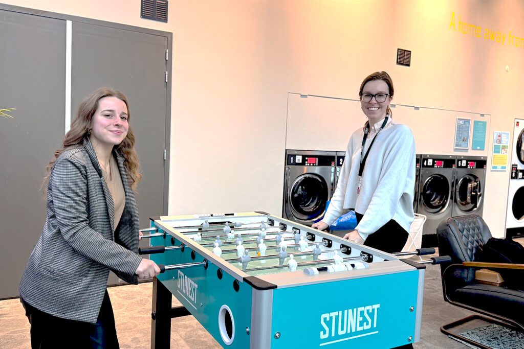 Eleonora Tonazzoli (StuNest tenant) - Inge Bijlmakers (StuNest Community Manager)